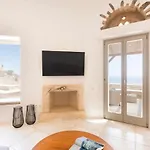 Cybele Tinos Willa Kardhianí