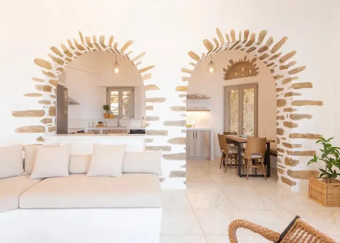 Cybele Tinos Kardhianí