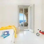 Cybele Tinos *