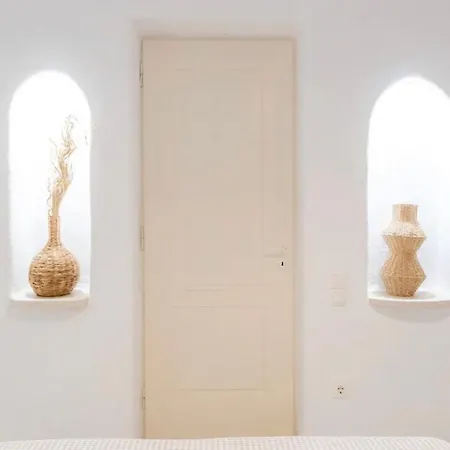 Cybele Tinos * Kardhianí