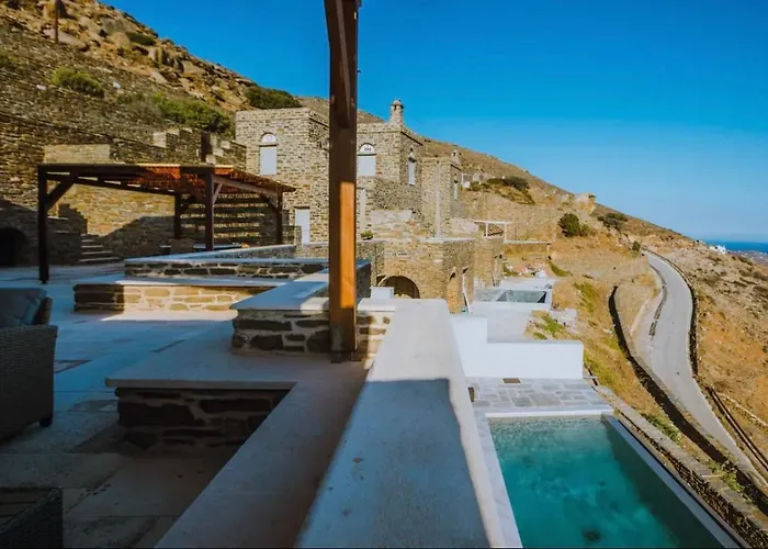 Cybele Tinos Kardhianí